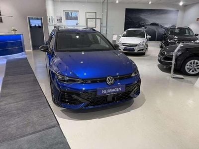 Neu VW Golf VIII R-line 150 PS (110 kW) 2026 Lapiz blue metallic Kombi