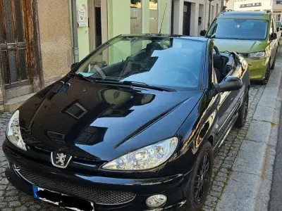 Gebraucht Peugeot 206 CC 109 PS (80 kW) 2004 Schwarz Cabrio