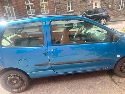 Second-hand Renault Twingo 58 CP (42 kW) 2005 Hatchback
