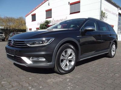 Gebraucht VW Passat Alltrack 190 PS (139 kW) 2018 Grau Kombi