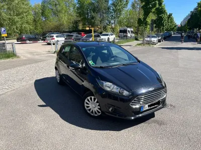 Usata Ford Fiesta SYNC Edition 75 CV (55 kW) 2015 Nero Utilitaria