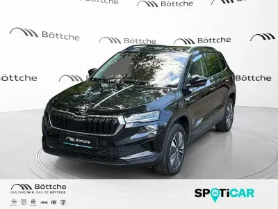 Gebraucht Skoda Karoq Tour 150 PS (110 kW) 2022 Schwarzmagic perleffekt SUV