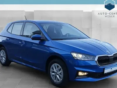 Neu Skoda Fabia Essence 95 PS (69 kW) 2025 Blau Limousine