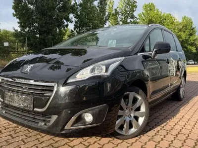 Gebraucht Peugeot 5008 Allure 120 PS (88 kW) 2015 Schwarz Van / Kleinbus