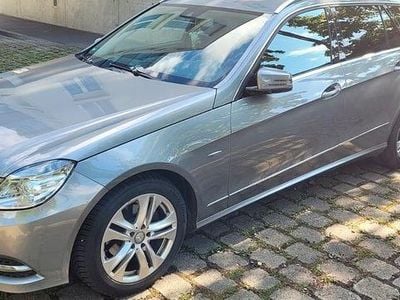 Gebraucht Mercedes E200 Avantgarde 184 PS (135 kW) 2011 Grau Kombi