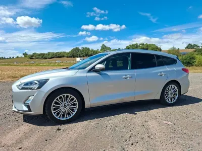 Gebraucht Ford Focus Titanium 125 PS (91 kW) 2020 Silber Limousine