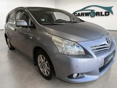 Gebraucht Toyota Verso Edition 147 PS (108 kW) 2012 Blau Van / Kleinbus