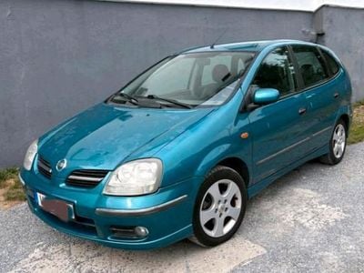 Nissan Almera Tino