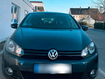 Second-hand VW Golf VII 102 CP (75 kW) 2012 Albastru Berlinǎ