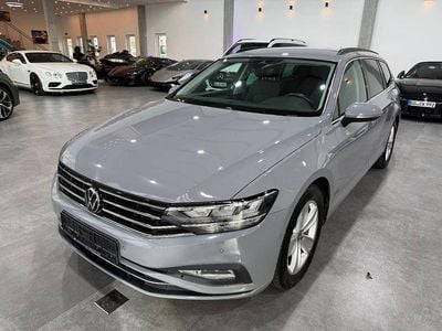 Grau Gebraucht 2023 VW Passat Business Kombi | 19.950 € (Fairer Preis)