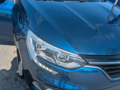 Gebraucht Renault Mégane IV Play 101 PS (74 kW) 2018 Blau Limousine
