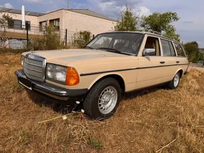 Gebraucht Mercedes 230 136 PS (100 kW) 1983 Beige Limousine