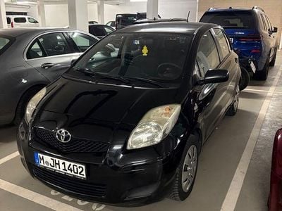 Second-hand Toyota Yaris 69 CP (50 kW) 2010 Negru Hatchback