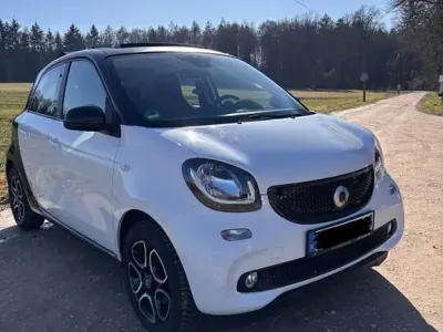 Begagnad Smart ForFour Prime 90 HK (66 kW) 2016 Vit Halvkombi