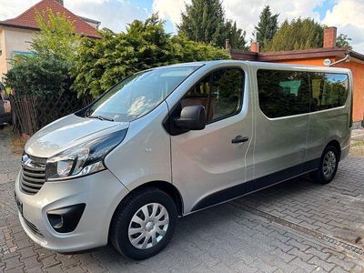 Silber Gebraucht 2019 Opel Vivaro Van / Kleinbus | 16.900 € (Teuer)