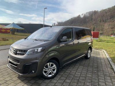 Grau Gebraucht 2021 Opel Vivaro Van / Kleinbus | 23.500 € (Teuer)