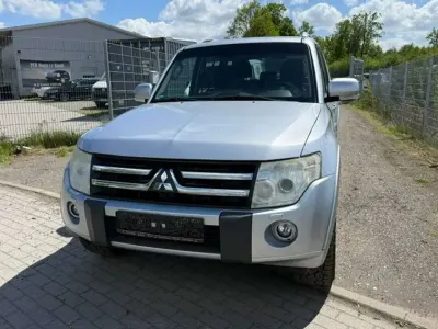 Gebraucht Mitsubishi Pajero Instyle 200 PS (147 kW) 2010 Coolsilber (m) SUV