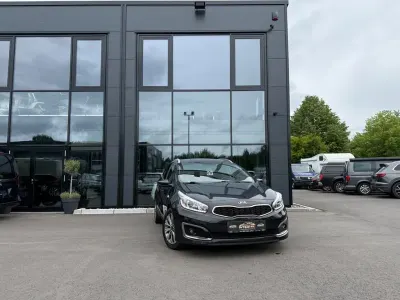 Gebraucht Kia Ceed DREAM-TEAM Edition 136 PS (100 kW) 2016 Schwarz Kleinwagen