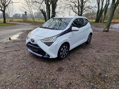 Gebraucht Toyota Aygo Connect Style 72 PS (52 kW) 2018 Weiß Kleinwagen