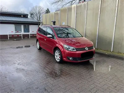 Gebraucht VW Touran 140 PS (102 kW) 2011 Rot Van / Kleinbus