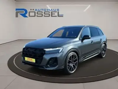 Używany Audi Q7 S-Line 286 KM (210 kW) 2025 Szary SUV