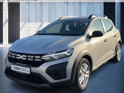 Gebraucht Dacia Sandero Essentiel 101 PS (74 kW) 2024 Silber Limousine