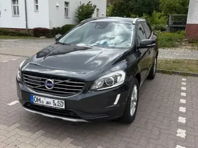 Gebraucht Volvo XC60 Momentum 220 PS (161 kW) 2016 Grau SUV