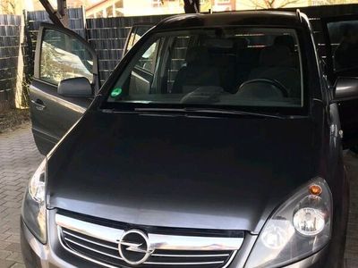 gebraucht Opel Zafira 1,8 Design Edition