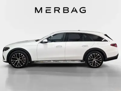 Gebraucht Mercedes E300 313 PS (230 kW) 2024 Weiß Limousine