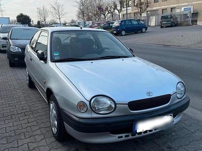 Gebraucht Toyota Corolla 86 PS (63 kW) 1998 Silber Kleinwagen