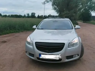 Gebraucht Opel Insignia Edition 131 PS (96 kW) 2013 Silber Limousine