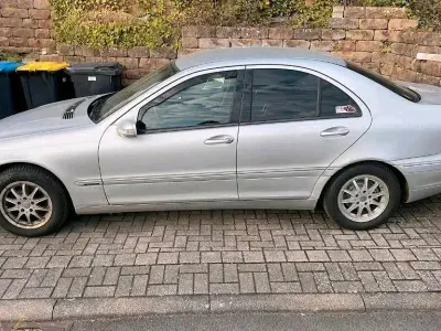 Gebraucht Mercedes C220 150 PS (110 kW) 2002 Silber Limousine