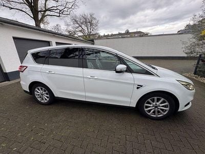 Gebraucht Ford S-MAX Titanium 179 PS (131 kW) 2016 Weiß Van / Kleinbus