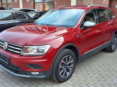 Gebraucht VW Tiguan Allspace Comfortline 150 PS (110 kW) 2020 Sonder lack ruby red SUV