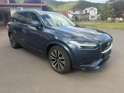 Gebraucht Volvo XC90 Momentum 235 PS (172 kW) 2022 Blau SUV