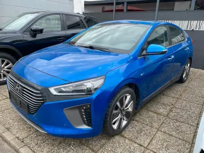 Gebraucht Hyundai Ioniq Premium 105 PS (77 kW) 2017 Blau Kleinwagen