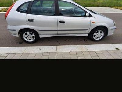 Nissan Almera Tino
