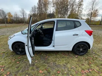 Gebraucht Hyundai ix20 Classic 90 PS (66 kW) 2011 Weiß Kleinwagen