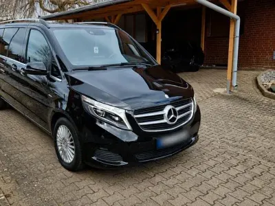 Gebraucht Mercedes V250 Avantgarde 190 PS (139 kW) 2017 Schwarz Van / Kleinbus