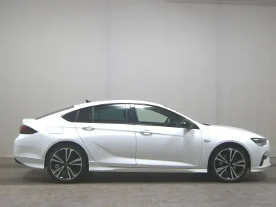 Used Opel Insignia OPC 174 HP (127 kW) 2022 White Sedan