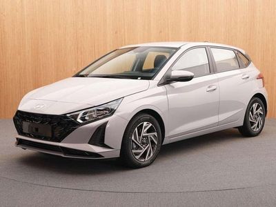 Neu Hyundai i20 Comfort 101 PS (74 kW) 2025 Lumen grey Limousine