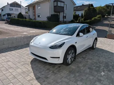 Gebraucht Tesla Model Y RWD 188 kW (256 PS) 2023 Weiß SUV
