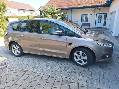 Gold Gebraucht 2019 Ford S-MAX S Van / Kleinbus | 20.500 € (Fairer Preis)