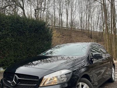 Gebraucht Mercedes A180 109 PS (80 kW) 2012 Schwarz Kleinwagen