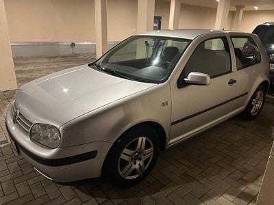 Gebraucht VW Golf IV 101 PS (74 kW) 2001 Silber Kleinwagen