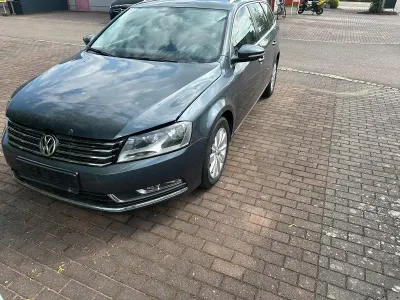 Gebraucht VW Passat 140 PS (102 kW) 2011 Grau Kombi