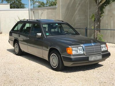 Usata Mercedes 200 118 CV (86 kW) 1991 Grigio Station wagon