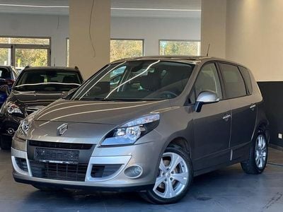 Beige Gebraucht 2009 Renault Scénic III Dynamique Van / Kleinbus | 3.999 € (Fairer Preis)