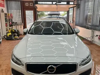 Gebraucht Volvo V60 Momentum 150 PS (110 kW) 2019 Weiß Kombi