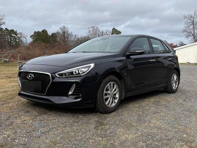 Gebraucht Hyundai i30 Style 120 PS (88 kW) 2017 Schwarz Limousine